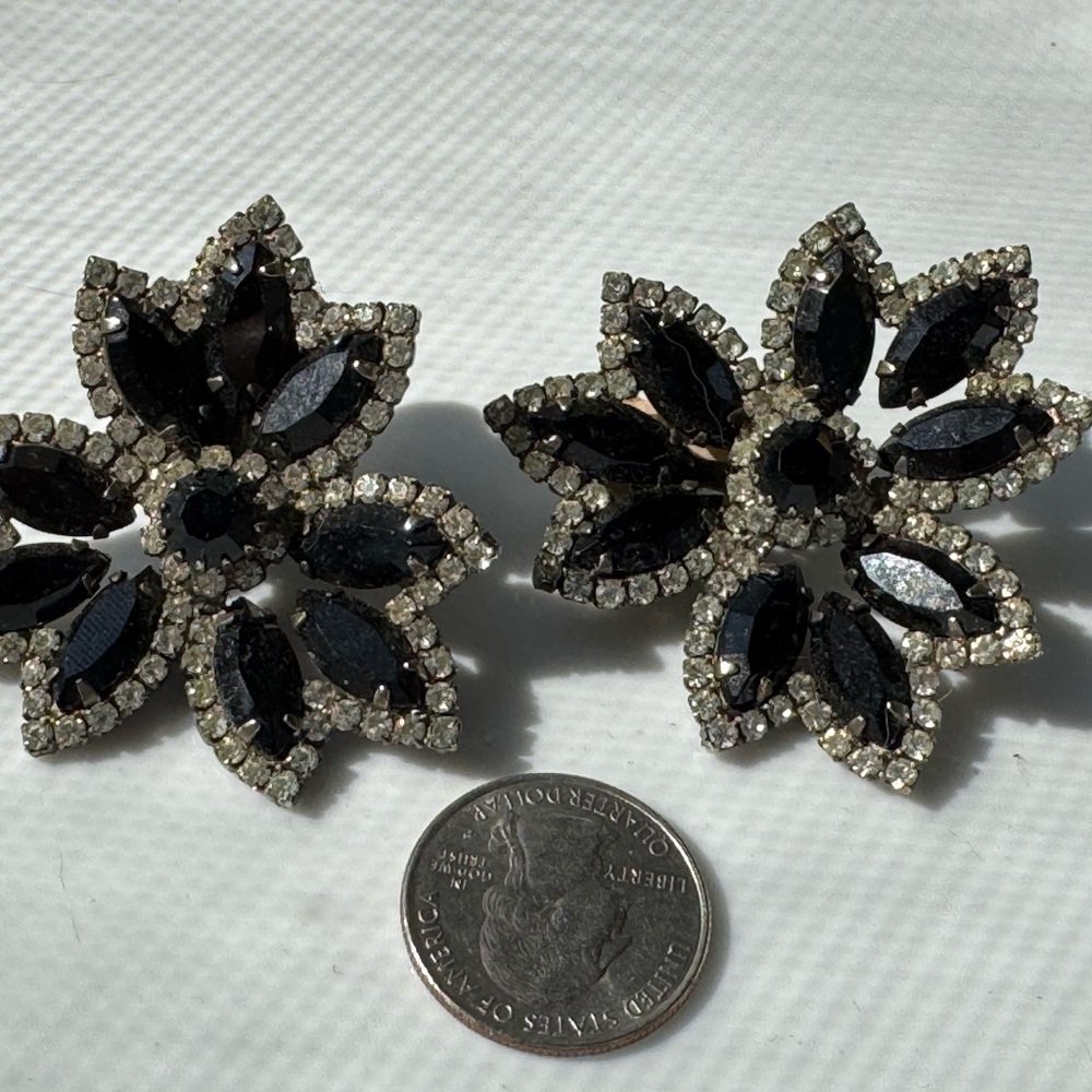 Sophisticated Black and Silver Floral Earrings - Picture 2 of 6